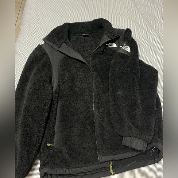 A Northface  sherpa Jacket - Picture 1 of 2